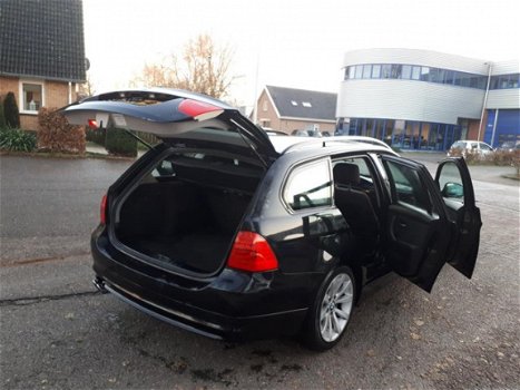 BMW 3-serie Touring - 320i Business Line 2 E EIGENAAR /NIEUWE APK /NAVI/AIRCO/ZEER GOED /INRUIL MOG - 1