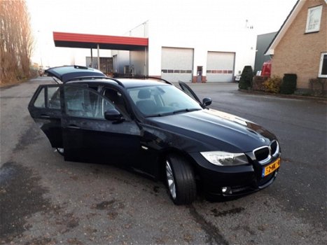 BMW 3-serie Touring - 320i Business Line 2 E EIGENAAR /NIEUWE APK /NAVI/AIRCO/ZEER GOED /INRUIL MOG - 1