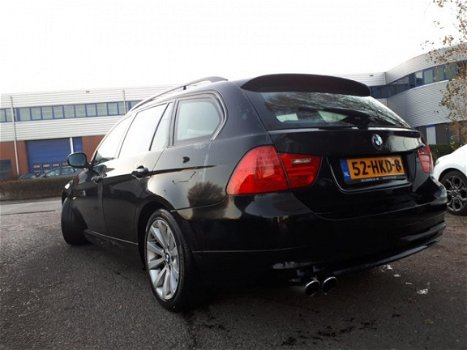 BMW 3-serie Touring - 320i Business Line 2 E EIGENAAR /NIEUWE APK /NAVI/AIRCO/ZEER GOED /INRUIL MOG - 1