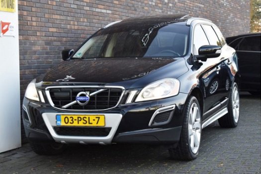 Volvo XC60 - 2.4 D5 205PK AWD LEDER PANO XENON NAVI 20