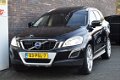 Volvo XC60 - 2.4 D5 205PK AWD LEDER PANO XENON NAVI 20