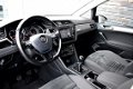 Volkswagen Touran - 1.6 TDI 7-persoons ALCANTARA GROOT NAVI LMV PDC PRIV GLASS - 1 - Thumbnail