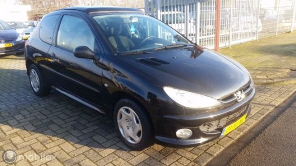 Peugeot 206 - 1.4 XS, Open dak, Panorama, APK tot 12-11-2020 - 1