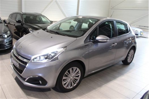 Peugeot 208 - 1.2 PureTech Signature 110PK Automaat | Navigatie | Cruise Control | Parkeersensoren | - 1