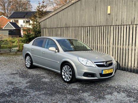 Opel Vectra - 2.2-16V Temptation | Autom. Airco | Cruise Control | 18