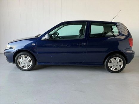 Volkswagen Polo - 1.4 TDI Trendline Airco nieuwe APK Trekhaak Radio/cd - 1