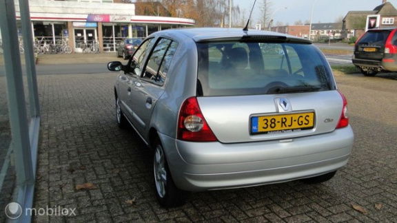 Renault Clio - 1.4-16V Authentique Comfort 2005 , met airco - 1