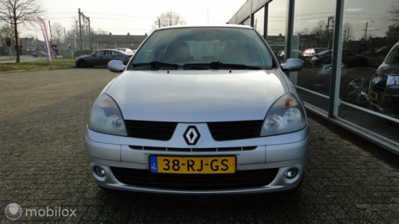 Renault Clio - 1.4-16V Authentique Comfort 2005 , met airco - 1