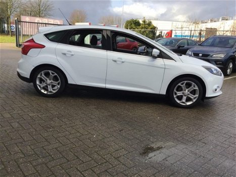 Ford Focus - 1.6 Ecoboost Trend SK82188 | Airco | Cruise | Radio | CD | MP3 | Parkeersensoren V+A | - 1