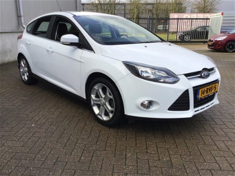 Ford Focus - 1.6 Ecoboost Trend SK82188 | Airco | Cruise | Radio | CD | MP3 | Parkeersensoren V+A | - 1