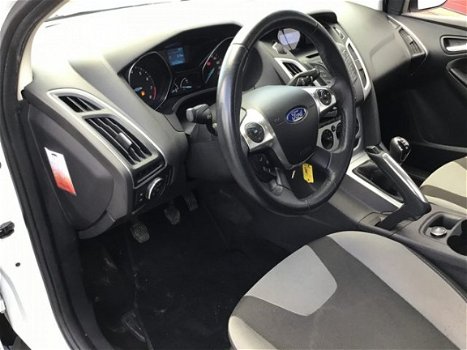 Ford Focus - 1.6 Ecoboost Trend SK82188 | Airco | Cruise | Radio | CD | MP3 | Parkeersensoren V+A | - 1