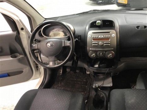 Daihatsu Sirion 2 - 1.0-12V Premium - 1