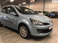 Renault Clio - 1.6-16V Rip Curl