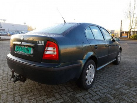 Skoda Octavia - 1.6 Comfort Airco , euro4, 1cilinder kapot, apk - 1