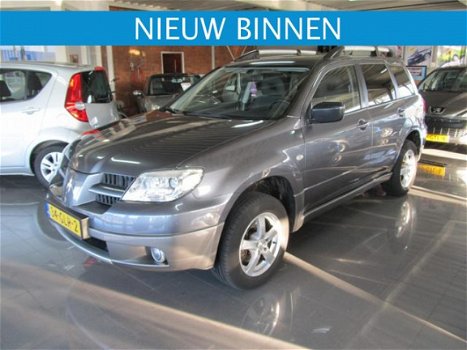 Mitsubishi Outlander - 2.0 2WD Dakar - 1