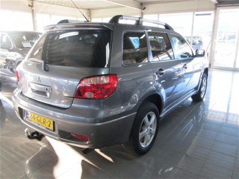 Mitsubishi Outlander - 2.0 2WD Dakar - 1