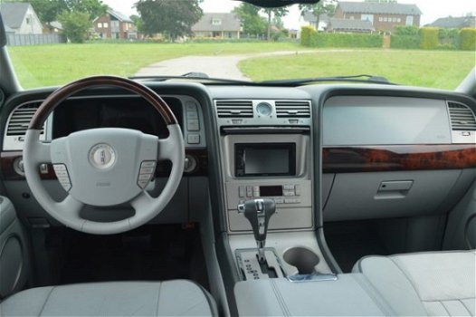 Lincoln Navigator - Navigator 5.4L - 1