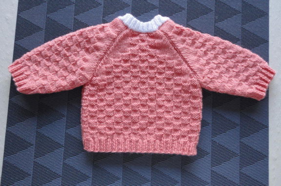 002 koraal baby truitje voor ca. maat 50-56 - Afbeelding 2