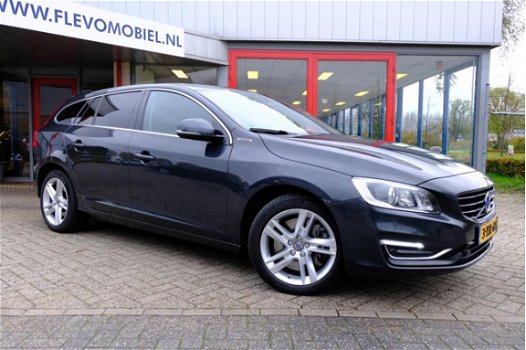 Volvo V60 - 2.4 D6 AWD Plug-In Hybrid Summum Aut. Xenon/Leder/Navi/LMV - 1