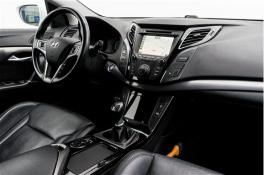 Hyundai i40 Wagon - 1.7 CRDi i-Catcher Full map navigatie/ Lederen int./ Xenon/ Stoelverwarming/ Cam - 1