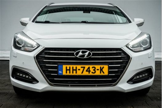 Hyundai i40 Wagon - 1.7 CRDi i-Catcher Full map navigatie/ Lederen int./ Xenon/ Stoelverwarming/ Cam - 1