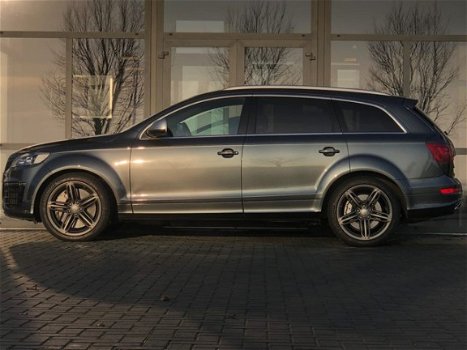 Audi Q7 - 6.0 V12 TDI quattro 5+2 Keramische schijven, Dubbel dak, Adaptive cruise control, DVD , et - 1