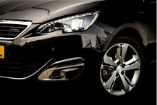 Peugeot 308 - 1.2 131 Pk PureTech GT-line Navigatie/Panoramadak/Alcantara/Camera/17" Velgen/Full LED