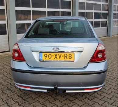 Ford Mondeo - 1.8-16V Platinum - 1