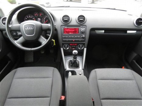 Audi A3 Sportback - 1.4 TFSI Attraction Pro Line - 1