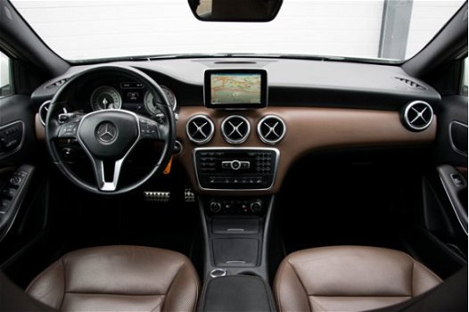 Mercedes-Benz A-klasse - 200 Cdi AMG Panorama/Exclusive/Memory/Camera Aut7 - 1
