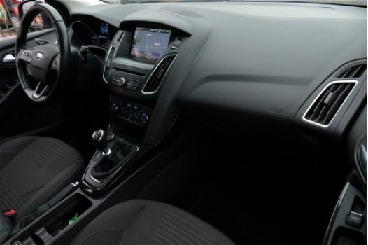 Ford Focus Wagon - 2.0 TDCI Titanium Edition 150 PK NAVIGATIE / CLIMA / CRUISE / LMV / 2X PDC / DAB+ - 1