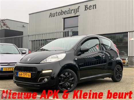 Peugeot 107 - 1.0 // Black on black // Led-dagrijverlichting // - 1