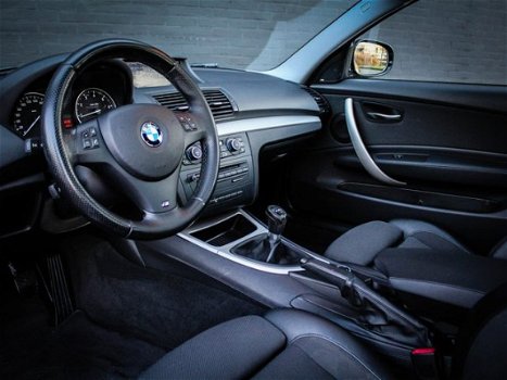 BMW 1-serie Coupé - 125i High Executive 218 PK / Climatronic / Navigatie / PDC - 1