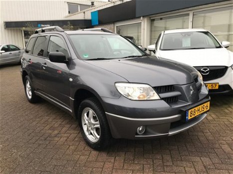 Mitsubishi Outlander - 2.0 2WD Invite Plus Clima LM velgen Trekhaak etc - 1