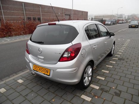 Opel Corsa - 1.2-16V Anniversary Edition hele mooie corsa 5 deurs, airco, cruise control stoelverwar - 1