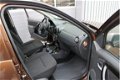 Dacia Duster - 1.6 Lauréate 2wd LPG G3 Airco Cruise Trekhaak - 1 - Thumbnail