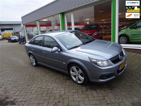 Opel Vectra GTS - 2.2-16V Executive in nieuwe staat - 1