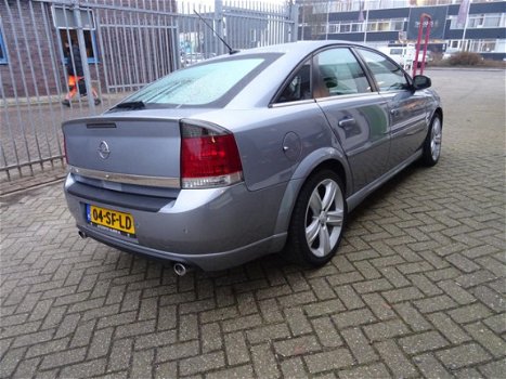 Opel Vectra GTS - 2.2-16V Executive in nieuwe staat - 1