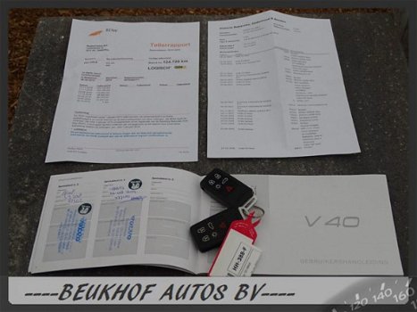 Volvo V40 - 2.0 D2 R-Design Business Leer Panoramadak Stoelverwarming - 1