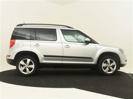 Skoda Yeti Outdoor - 1.2 TSI 105PK Ambition | Airco | Cruise Control | 17'' LMV | Radio CD | Bluetoo - 1