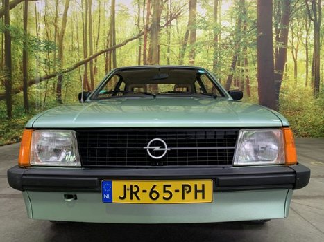 Opel Kadett - 1.3S 75 PK Automaat Standaard 99.000 km Org. NL 2e Eigenaar - 1