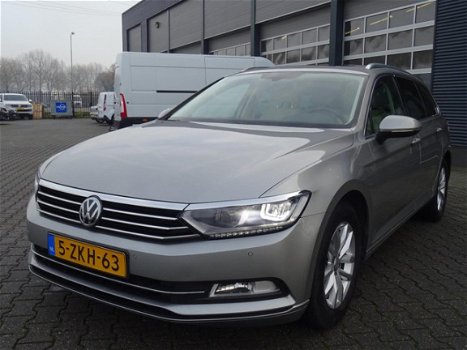 Volkswagen Passat Variant - 1.6 TDI Comfortline / Pano / Xenon / DAB+ / Navi - 1