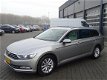 Volkswagen Passat Variant - 1.6 TDI Comfortline / Pano / Xenon / DAB+ / Navi - 1 - Thumbnail