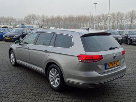 Volkswagen Passat Variant - 1.6 TDI Comfortline / Pano / Xenon / DAB+ / Navi - 1