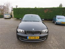 BMW 1-serie - 116i Business Line NL auto, incl. winterset, clima, nieuwstaat Nieuwjaarssale
