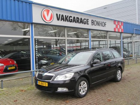 Skoda Octavia Combi - 1.6 TDI Greentech Elegance TREKHAAK - NAVIGATIE - ECC - WINTERBANDEN - 1