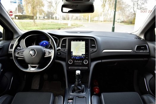 Renault Mégane Estate - 1.5 Blue dCi Bose, Camera, Groot-Navigatie, Halfleder, Keyless Entry, 17 Inc - 1