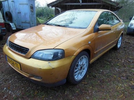 Opel Astra - KOOPJE Coupe 2.2-16 V 2000 € 650.- zo mee - 1