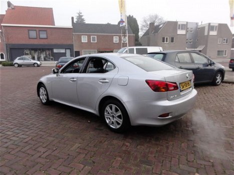 Lexus IS - 220d Business - 1