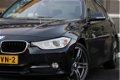 BMW 3-serie - 320d Upgrade Edition Automaat Navigatie Climate Control Xenon 3-6-12 M Garantie - 1 - Thumbnail